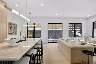 84 East Side Pkwy #84, Newton, MA 02460 - Photo 5