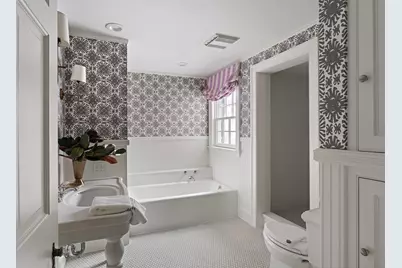 10 Lanark Rd, Wellesley, MA 02481 - Photo 27