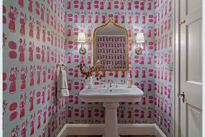 10 Lanark Rd, Wellesley, MA 02481 - Photo 21