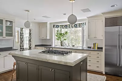 10 Lanark Rd, Wellesley, MA 02481 - Photo 11