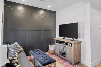 211 W 9th St, Boston, MA 02127 - Photo 11