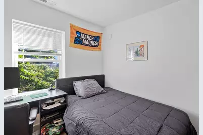 211 W 9th St, Boston, MA 02127 - Photo 23