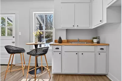 318 Charles Street, Fitchburg, MA 01420 - Photo 11