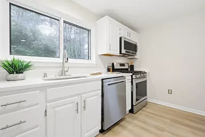 20 Country Club Ln #D, Milford, MA 01757 - Photo 9