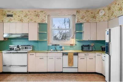 162 E Haverhill Street, Lawrence, MA 01841 - Photo 11