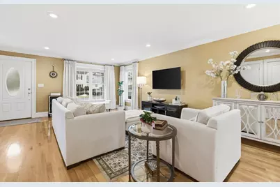 9 Cottage St #9, Woburn, MA 01801 - Photo 9