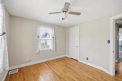 66 Thornton St, Springfield, MA 01104 - Photo 11