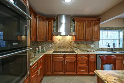 62 Golden Hills Rd, Saugus, MA 01906 - Photo 5