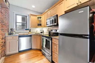 16 Foster St #7, Boston, MA 02109 - Photo 5
