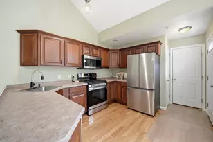 166 Brookfield Ln, Agawam, MA 01001 - Photo 5