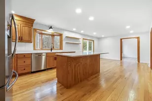 10 Alden St, Ludlow, MA 01056 - Photo 9