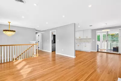 19 Sahlin Cir, Franklin, MA 02038 - Photo 5