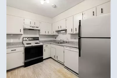 611 Watertown St #14, Newton, MA 02460 - Photo 5