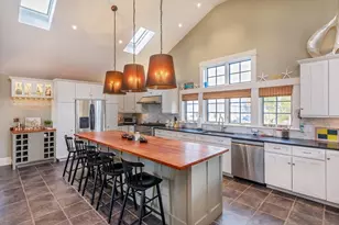 53 Raymond St, Manchester by the Sea, MA 01944 - Photo 9