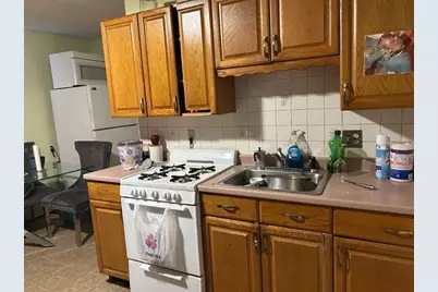 120 Lakeview Ave, Lowell, MA 01850 - Photo 9