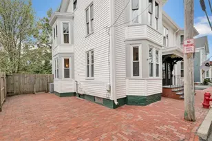 2 Prince Pl, Newburyport, MA 01950 - Photo 3