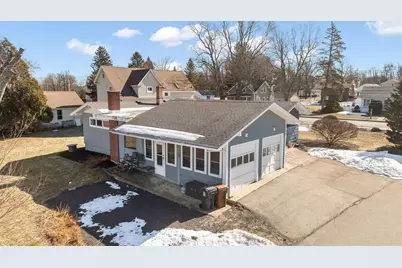 212 Monument St, Haverhill, MA 01832 - Photo 3