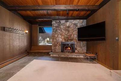 212 Monument St, Haverhill, MA 01832 - Photo 13