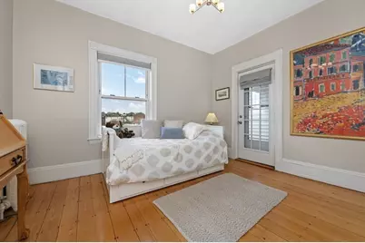 14 Linden St #8, Brookline, MA 02445 - Photo 9