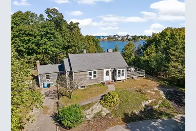 37 Richards Rd, Hull, MA 02045 - Photo 3