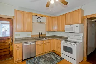 23 Westernview St, Springfield, MA 01108 - Photo 15