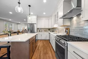 35 Thomas Mann Cir, Norfolk, MA 02056 - Photo 13