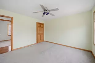 138 Vineland Ave, East Longmeadow, MA 01028 - Photo 17