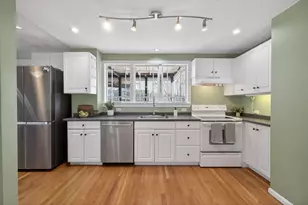 29 Fellsview Ave, Medford, MA 02155 - Photo 9