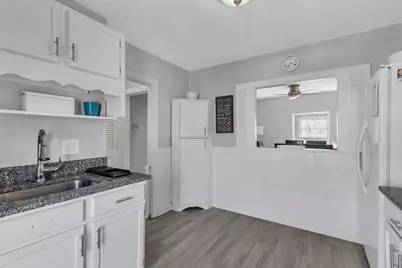 76 Hovey St, Watertown, MA 02472 - Photo 9