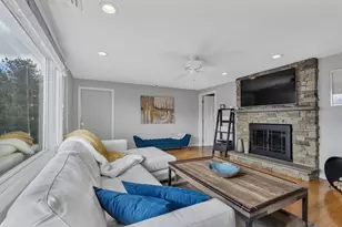 76 Hovey St, Watertown, MA 02472 - Photo 3