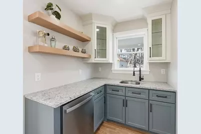 36 Central St, Auburn, MA 01501 - Photo 9