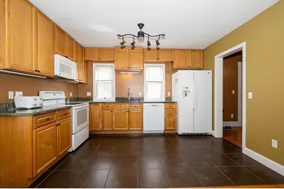 134 Baker St, Gardner, MA 01440 - Photo 3