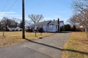 24 Herbert St, Longmeadow, MA 01106 - Photo 3