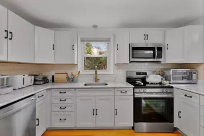 24 Herbert St, Longmeadow, MA 01106 - Photo 5