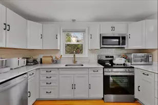 24 Herbert St, Longmeadow, MA 01106 - Photo 5