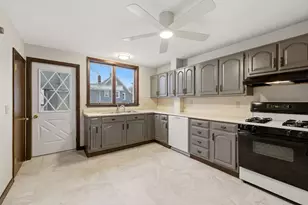 54 Thomas St, Medford, MA 02155 - Photo 3