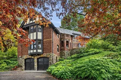 1125 West Roxbury Parkway, Brookline, MA 02467 - Photo 1