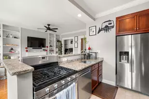 18 Harvard St, Boston, MA 02129 - Photo 5