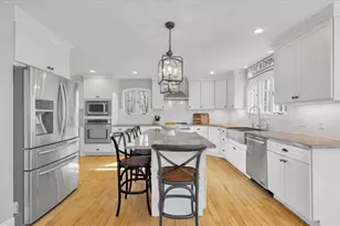9 Fletcher St, Plainville, MA 02762 - Photo 5