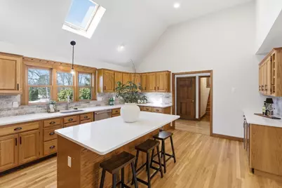 58 Kelleher St, Marlborough, MA 01752 - Photo 3