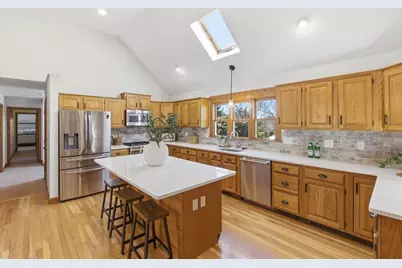 58 Kelleher St, Marlborough, MA 01752 - Photo 5