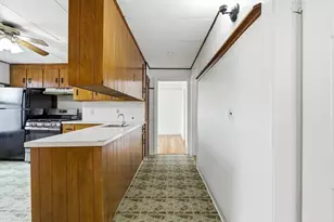 32 Fall River Ave, Seekonk, MA 02771 - Photo 27