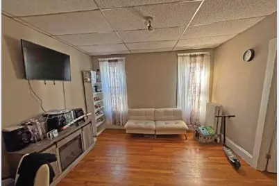 19 Thornton St, Revere, MA 02151 - Photo 9