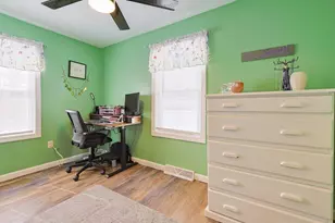 179 Lakeview Ave, Tyngsborough, MA 01879 - Photo 9