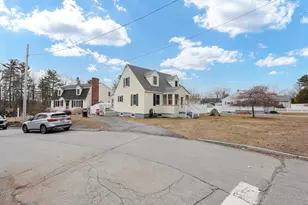 179 Lakeview Ave, Tyngsborough, MA 01879 - Photo 19