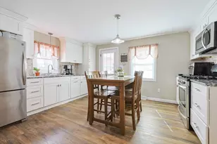 179 Lakeview Ave, Tyngsborough, MA 01879 - Photo 3