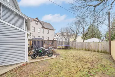 276 Dickinson St, Springfield, MA 01108 - Photo 33