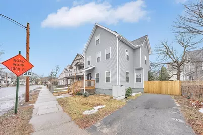 276 Dickinson St, Springfield, MA 01108 - Photo 3