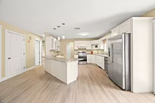 71 Tania Dr, Taunton, MA 02718 - Photo 11