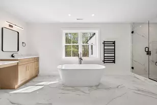 583 Fletcher St, Northbridge, MA 01588 - Photo 23